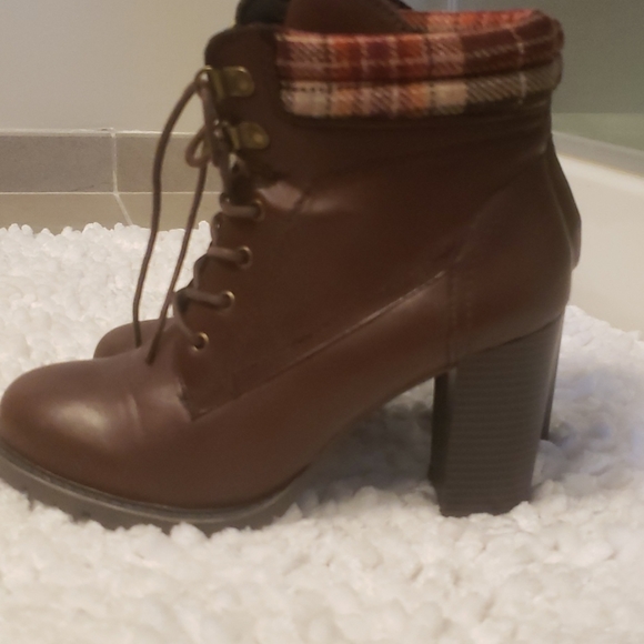 Dolce by mojomoxy ankle bootie - Picture 2 of 5